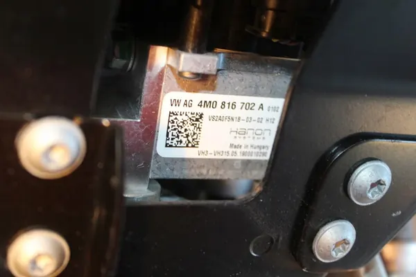 Vanne de climatisation Audi E-Tron 4KE 55 4M0816702A image 4