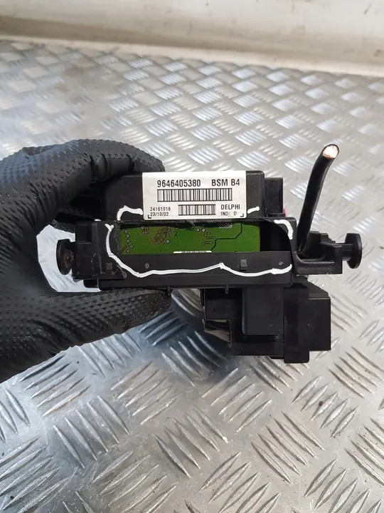 Módulo de Caja de Fusibles Peugeot 307 OE 9646405380 image 4