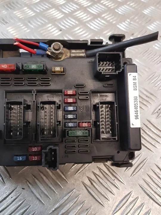 Módulo de Caja de Fusibles Peugeot 307 OE 9646405380 image 6