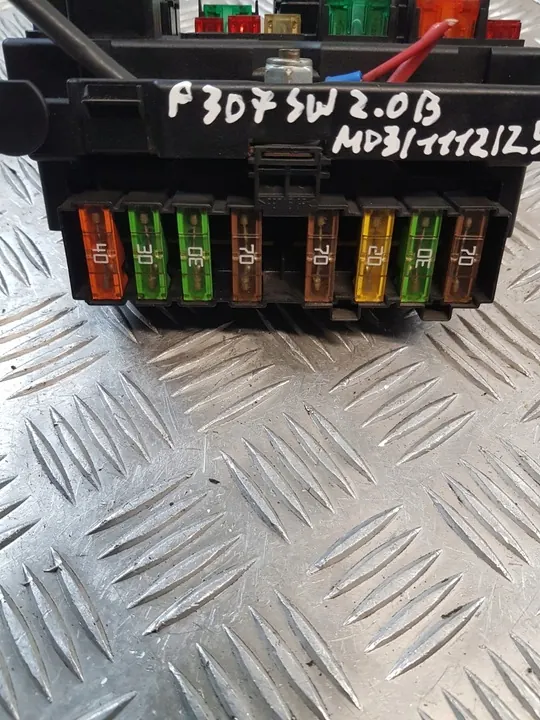 Módulo de Caja de Fusibles Peugeot 307 OE 9646405380 image 7