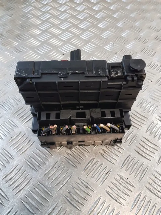 Módulo de Caja de Fusibles Peugeot 307 OE 9646405380 image 8