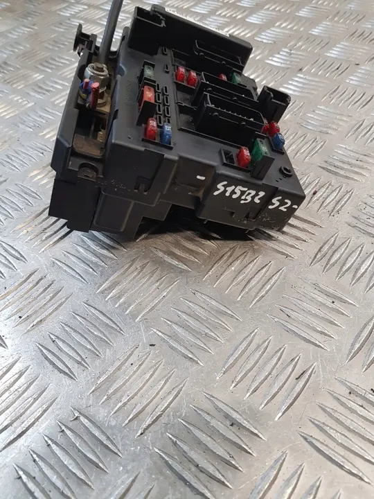 Módulo de Caja de Fusibles Peugeot 307 OE 9646405380 image 9