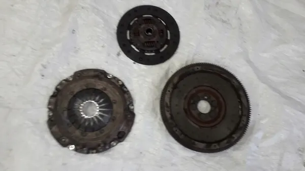 Embreagem completa GOLF IV BORA SKODA SEAT 2.0 8V 068105271F image 2