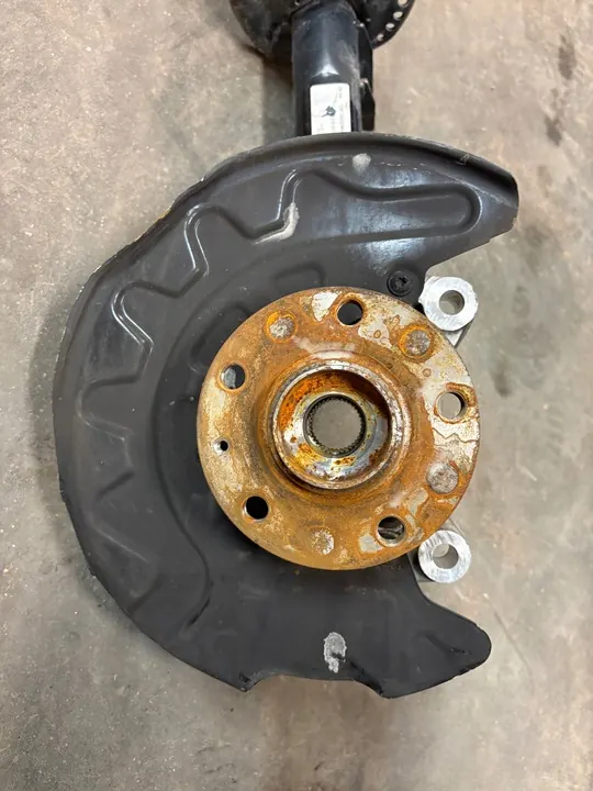 Q3 83A ZWROTNICA AMMORTIZZATORE DESTRO 5Q0407258B image 2