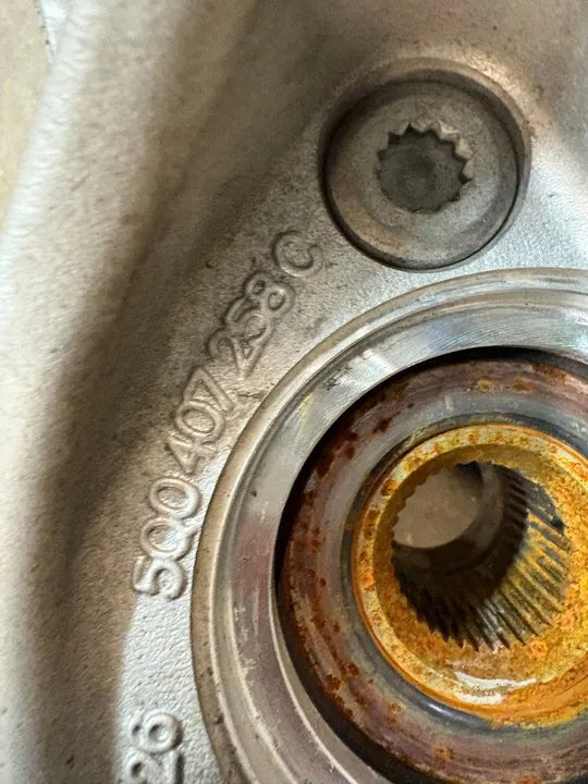 Q3 83A ZWROTNICA AMMORTIZZATORE DESTRO 5Q0407258B image 4