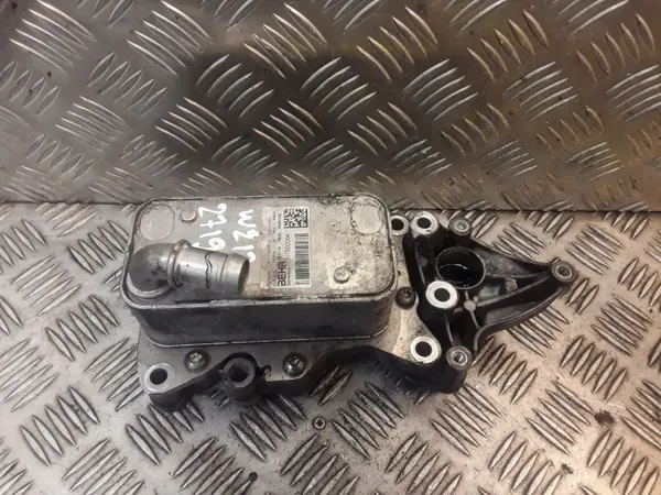 Mercedes-Benz C W204 Öljynjäähdytin OEM 6511800665 image 2