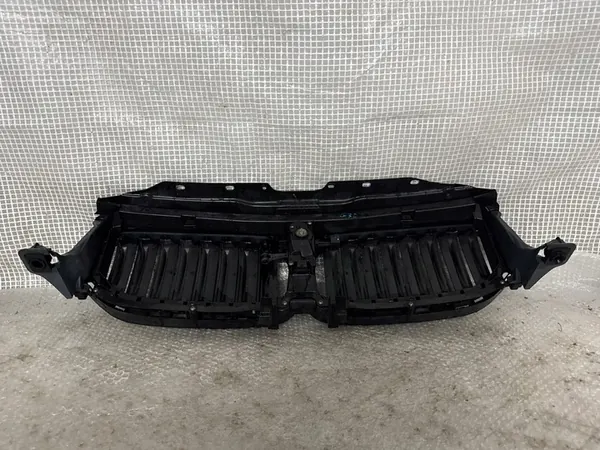 BMW G30 G31 Air Grill Front OEM 7497279 image 2