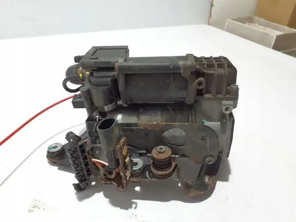BMW 5 G30 2021 Lift Suspension Compressor 6886721 image 4