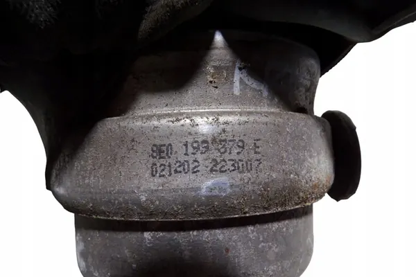 Motorhalterung rechts AUDI A4 2.5L Diesel 8E0199379E image 3