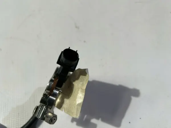 Negativ batteriklemma OEM 68169878AA image 7