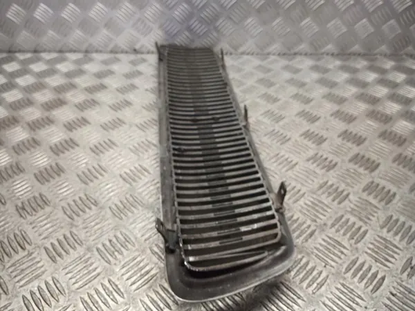Grill Volvo V70 2.4 D OEM 8659875 image 3