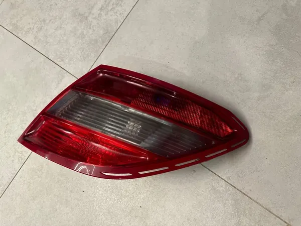 MERCEDES C-KLASSE W204 SEDAN 07-11R RECHTER ACHTERLICHT 2048200264R image 2