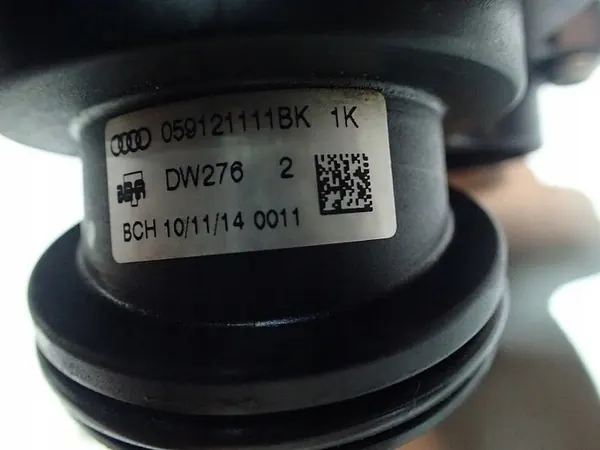 VW AUDI 3.0 TDI Carcasa de Termostato 059121111BK image 6