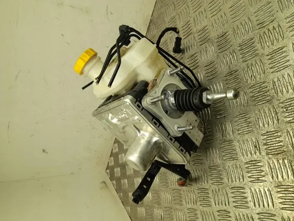 Bromspump Alfa Romeo GIULIA 2024 52119916 image 4