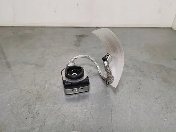 Balasto Xenon Subaru OEM FBZ14552 - Usado image 2