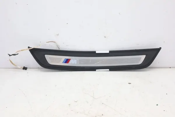 BMW G30 G31 Plaque de seuil éclairée OEM 564783212 image 8
