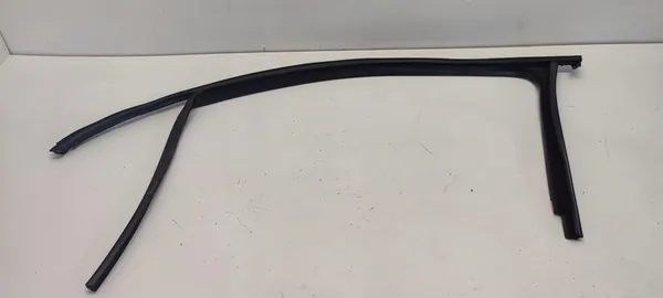 Sello de puerta delantera izquierda VW Tiguan II 5NA837431A image 1