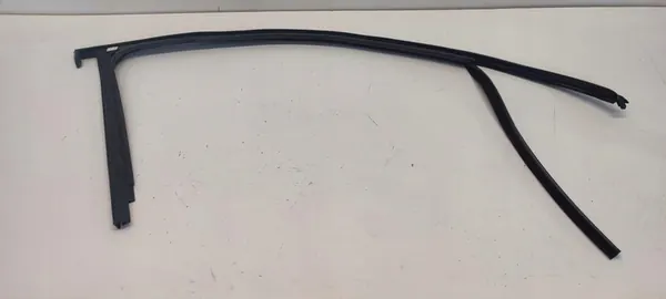 Sello de puerta delantera izquierda VW Tiguan II 5NA837431A image 2