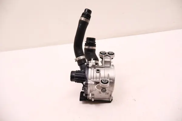 Mercedes W254 Extra Vattenpump A2542003000 image 2