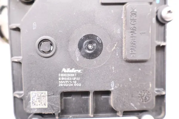 Mercedes W254 Extra Vattenpump A2542003000 image 7