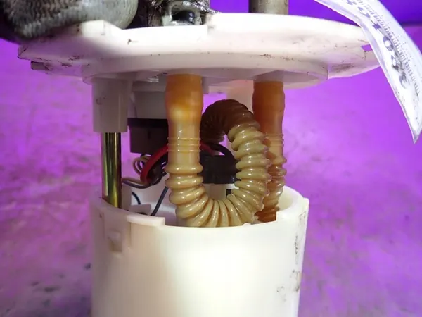 BRANDSTOFPOMP CHEVROLET LACETTI I 04-13 1.4 96447440 6 PIN image 6