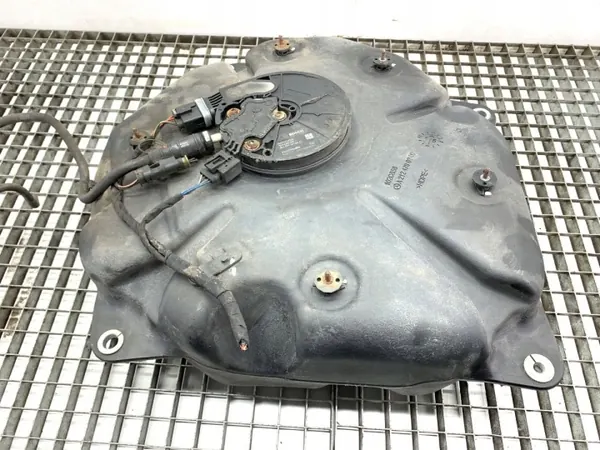 OEM A2124700200 SCR-säiliö Mercedes W218 3.0:lle image 3