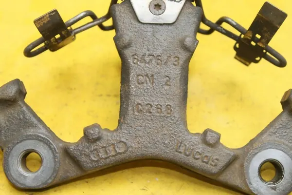 Klemmhalterung OEM 8026 JARZMO VW Links vorne image 6