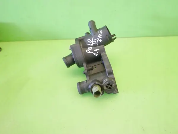 Conector de Carcasa de Termostato VW Polo III 1.4 image 2