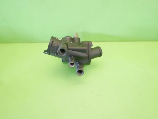 Conector de Carcasa de Termostato VW Polo III 1.4 image 4