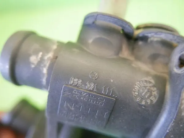 Conector de Carcasa de Termostato VW Polo III 1.4 image 7