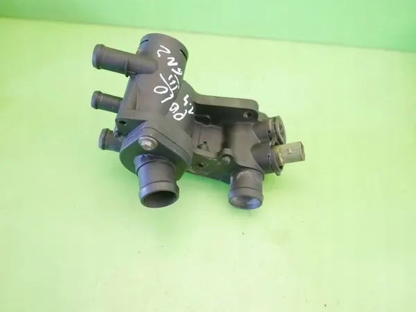 Conector de Carcasa de Termostato VW Polo III 1.4 image 8