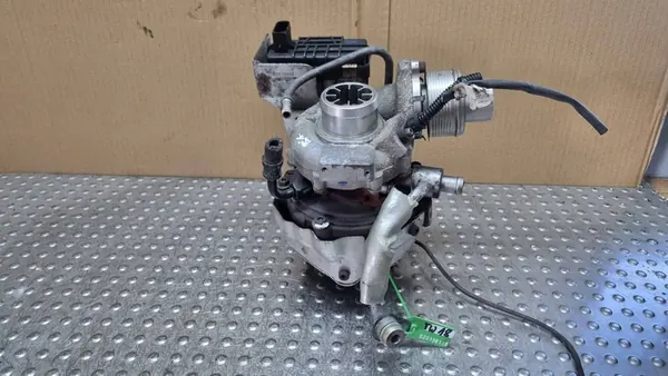 Turboaggregat Audi A8 D4 4.2 TDI 284kW/385PS Höger Sida OEM image 2