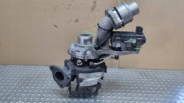 Turboaggregat Audi A8 D4 4.2 TDI 284kW/385PS Höger Sida OEM image 5