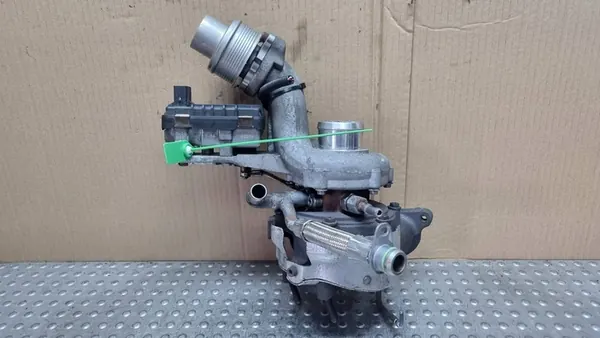 Turboaggregat Audi A8 D4 4.2 TDI 284kW/385PS Höger Sida OEM image 6