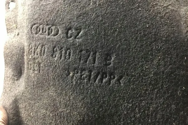 Vänster bakhjulskåpa AUDI A4 (8K2, B8) 8K0810171B image 2