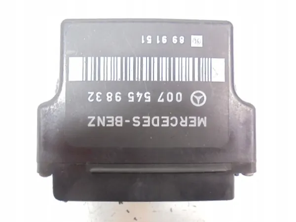 Mercedes glödstiftrelä OEM 0075459832 - Begagnad image 2