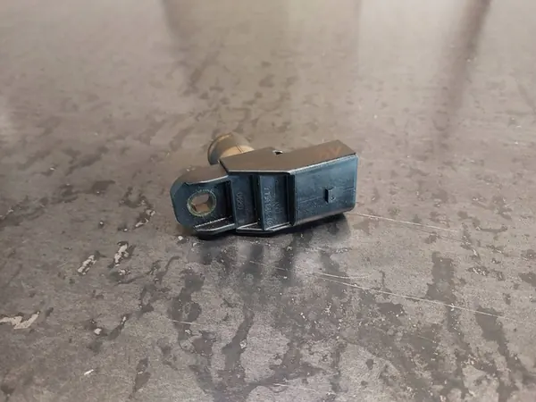 Sensor de posición del árbol de levas BMW 3 E46 320d Diesel OEM 7794646-02 image 4