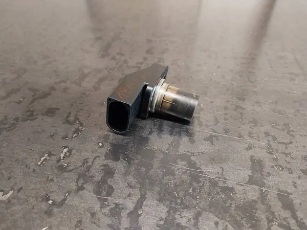 Sensor de posición del árbol de levas BMW 3 E46 320d Diesel OEM 7794646-02 image 5