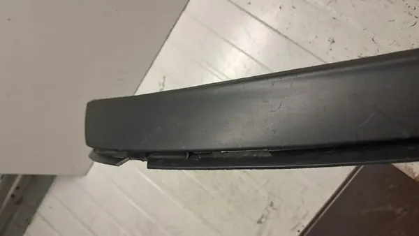 Framstötspoiler Renault Megane III 12-13 OEM 960153691R image 3