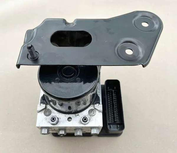 VW T5 ABS Pomp Controller 7H0907379R 7H0614517B image 2