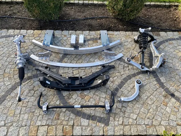 Braccio di controllo superiore sinistro Tesla Model 3 OEM 1044321-00-J image 2