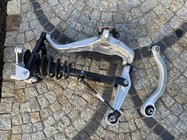 Braccio di controllo superiore sinistro Tesla Model 3 OEM 1044321-00-J image 4