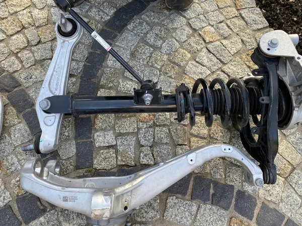 Braccio di controllo superiore sinistro Tesla Model 3 OEM 1044321-00-J image 5