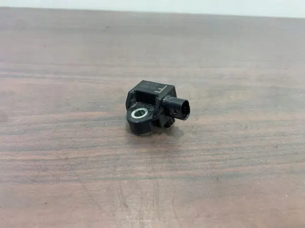 Subaru Outback Airbag-Sensor OEM 98231VC001 image 2