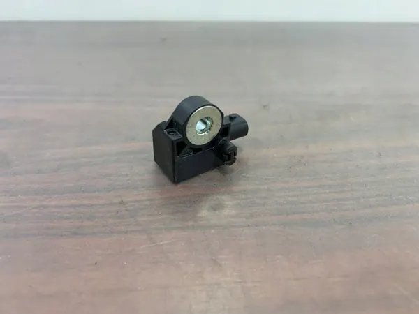 Subaru Outback Airbag-Sensor OEM 98231VC001 image 3