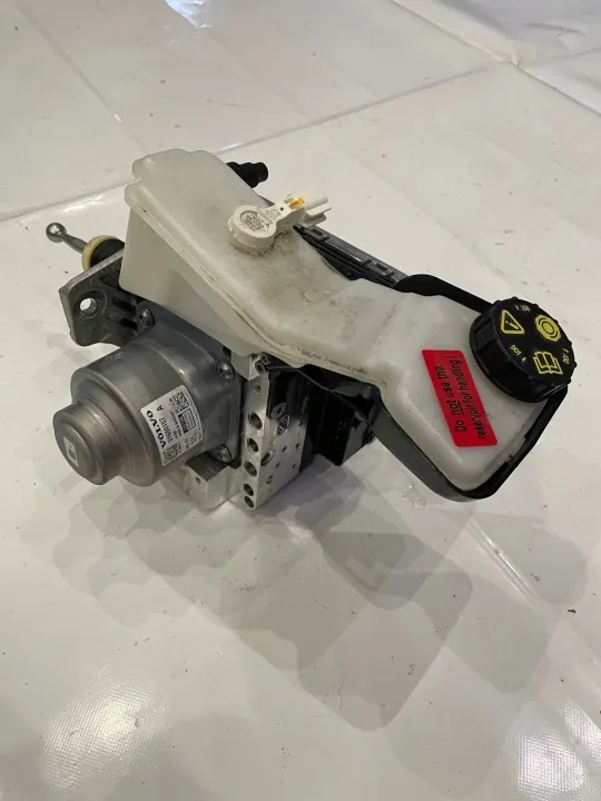 Bomba ABS Volvo XC90 II OEM 31680342 Usada image 2