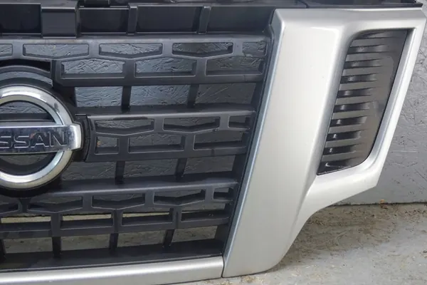 Grade dianteira NISSAN NV 400 62310-BZ50A image 8