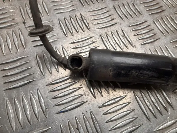 Porsche Gasfjäder OEM 97051257316 - Begagnad image 3
