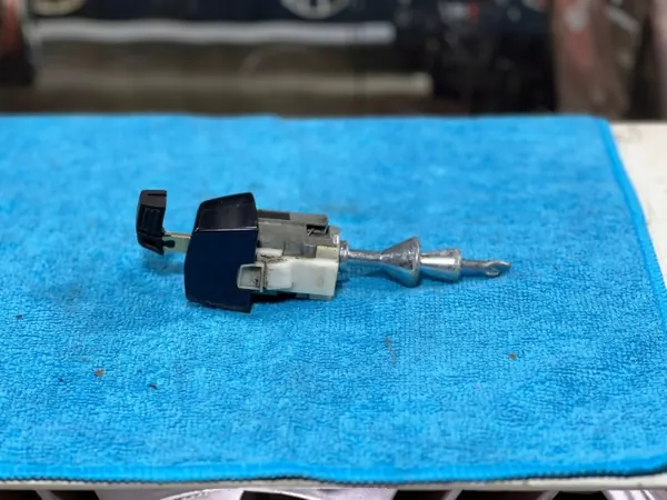 OEM 7376 Slotinzet links voor voor BMW 3 E90/E91 image 3