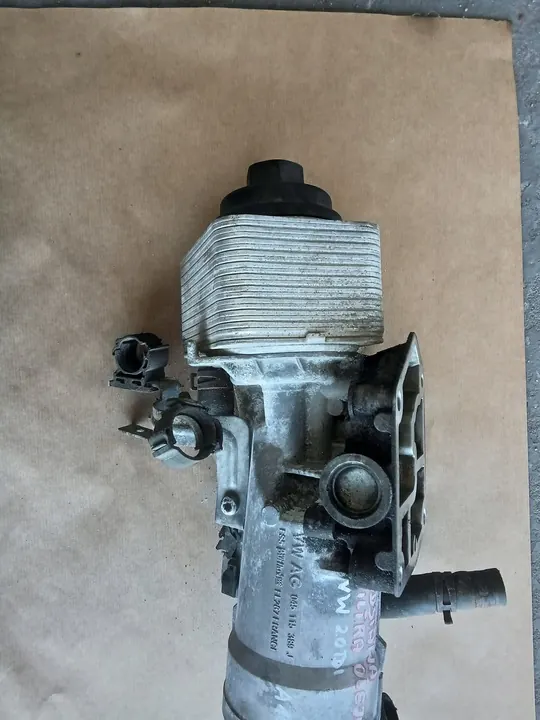 Oljefilterbas Audi VW 2.0 TDI 045115389J image 10